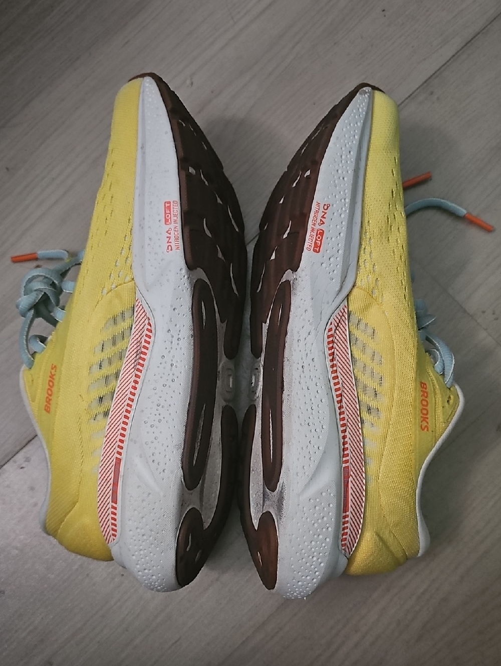 Brooks Adrenaline GTS 24 120426-1b-744 Women's US 9 Yellow Running Shoes TZP1039 - Picture 3 of 9